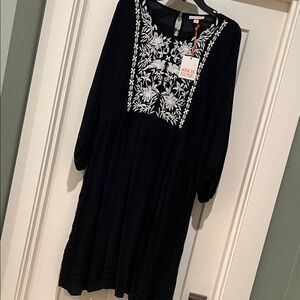 Knox Rose Dress with White Floral Embroidery, XXL, NWT